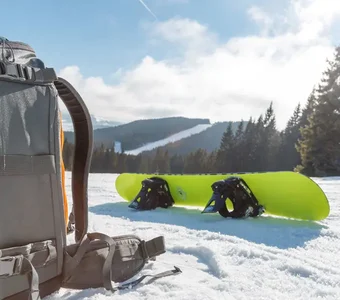 Rucksack mit speziellen Halterungen für deine Skier