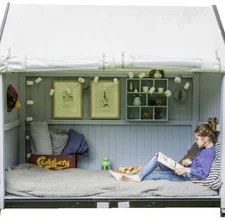 Plus A/S Spielhaus Shelter mit Rädern natur